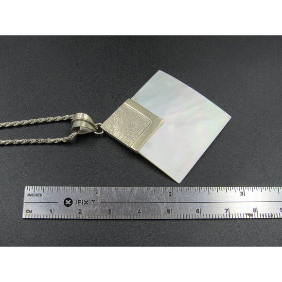 24" Sterling Silver Diamond Shape White Shell Pendant Necklace Vintage - Picture 6 of 7